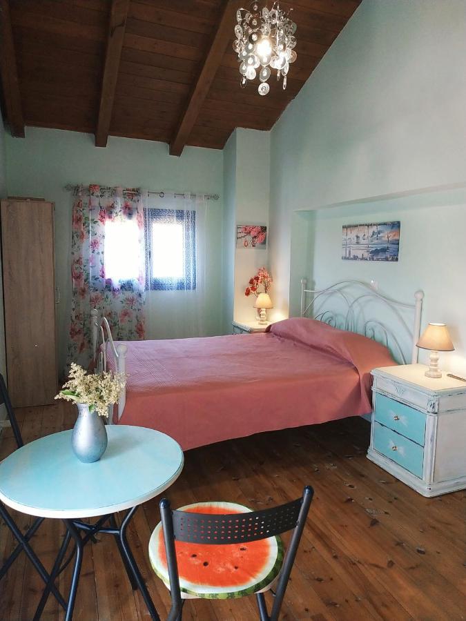 Maria Guesthouse Аліверіон Екстер'єр фото